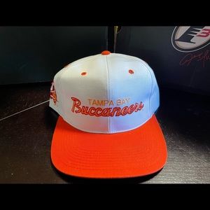 Buccaneers hat 1980s